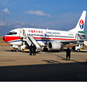 和田昆冈机场物流航空快运业稳步发展的原因是什么？